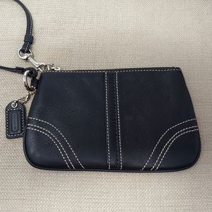 COACH BLACK LEATHER WRISTLET